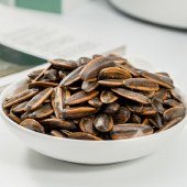 孔哥焦糖瓜子108g/袋办公室休闲小零食香脆焦糖葵花籽干果炒货